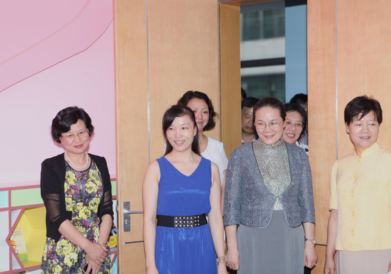 上海市副市長趙雯一行參觀嬰智貝佳閔行親子館